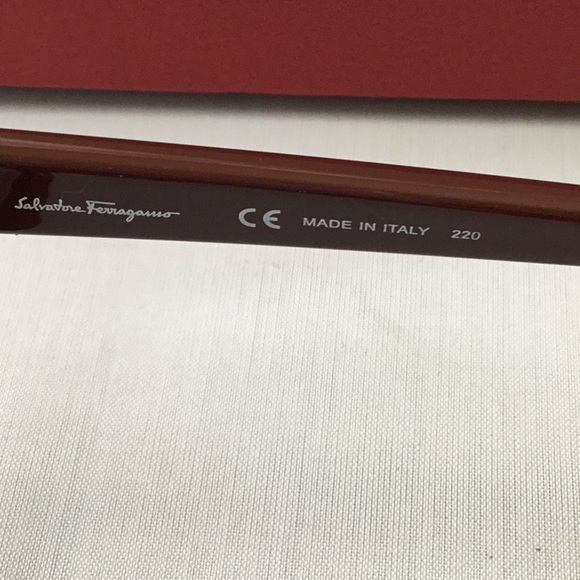 SALVATORE FERRAGAMO CAT EYE LADIES SUNGLASSES… - Picture 5 of 8